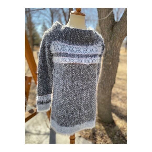 Sleeping on Snow Slouchy Off Shoulder Sweater Wool Blend Fuzzy NWT Sz S Grey - Picture 4 of 16